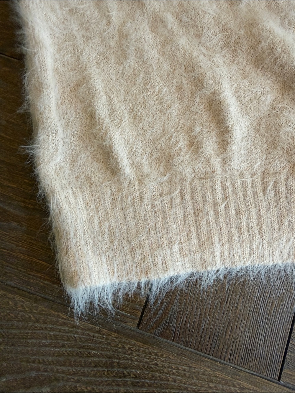 American Eagle Weekend Fuzzy Eyelash Knit Sweater Cream Black L - Picture 5 of 6